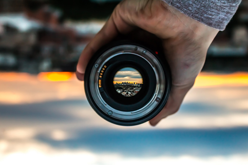 Photo lens through which you see good quility landscape