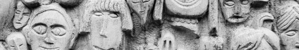 In Beton gemeißelte Gesichter